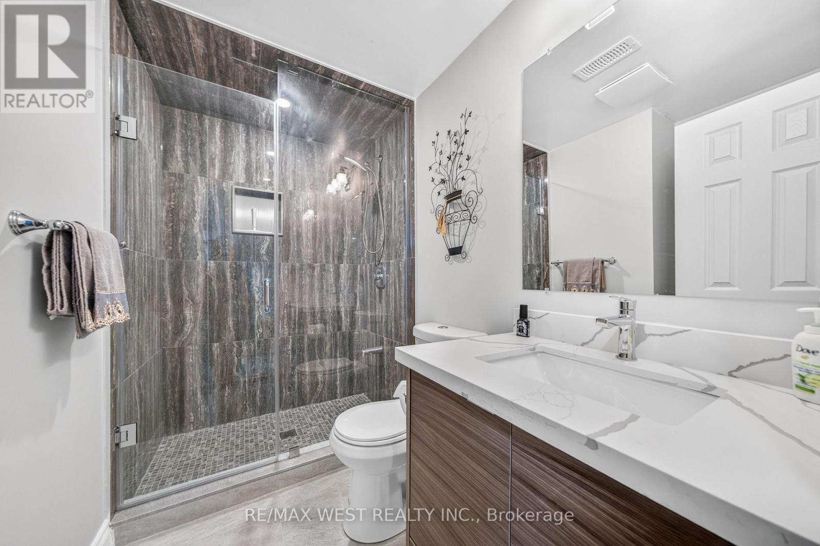 8 Calvados Crescent, Brampton, ON photo 20
