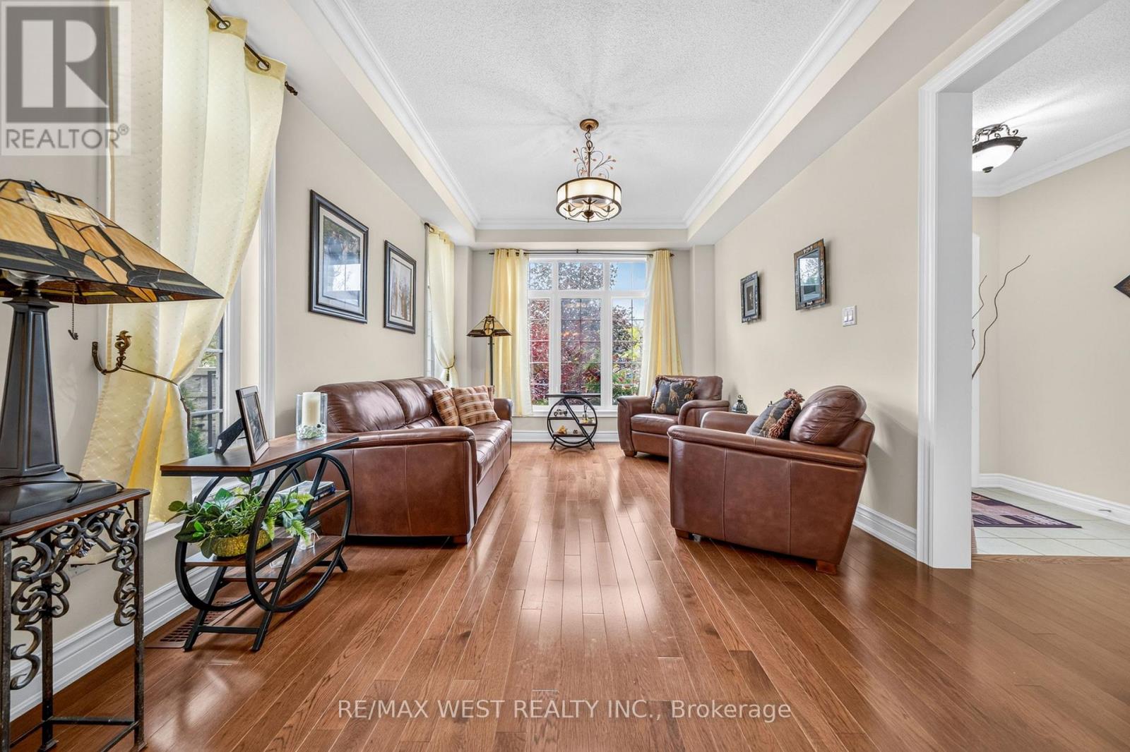 8 Calvados Crescent, Brampton, ON photo 3