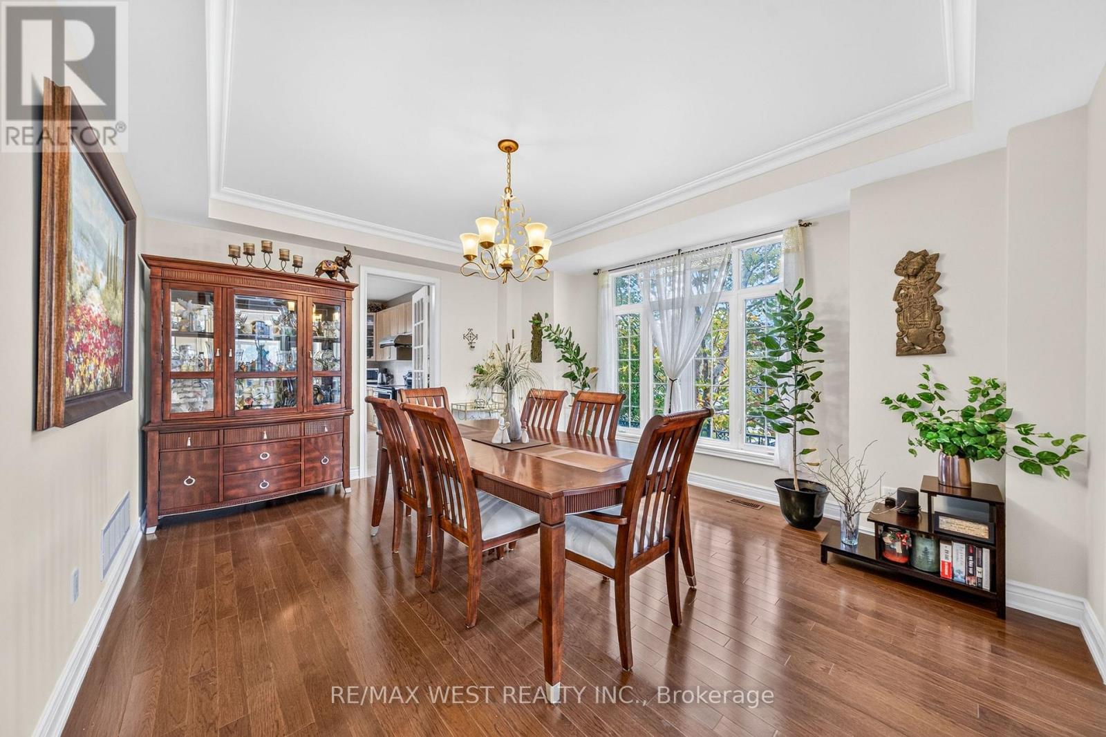 8 Calvados Crescent, Brampton, ON photo 4