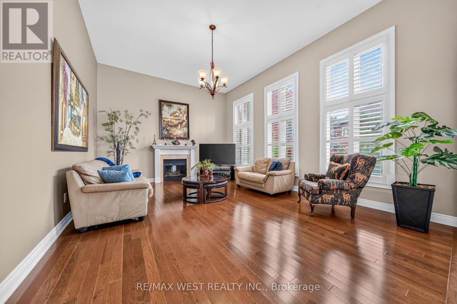 8 Calvados Crescent, Brampton, ON photo 7