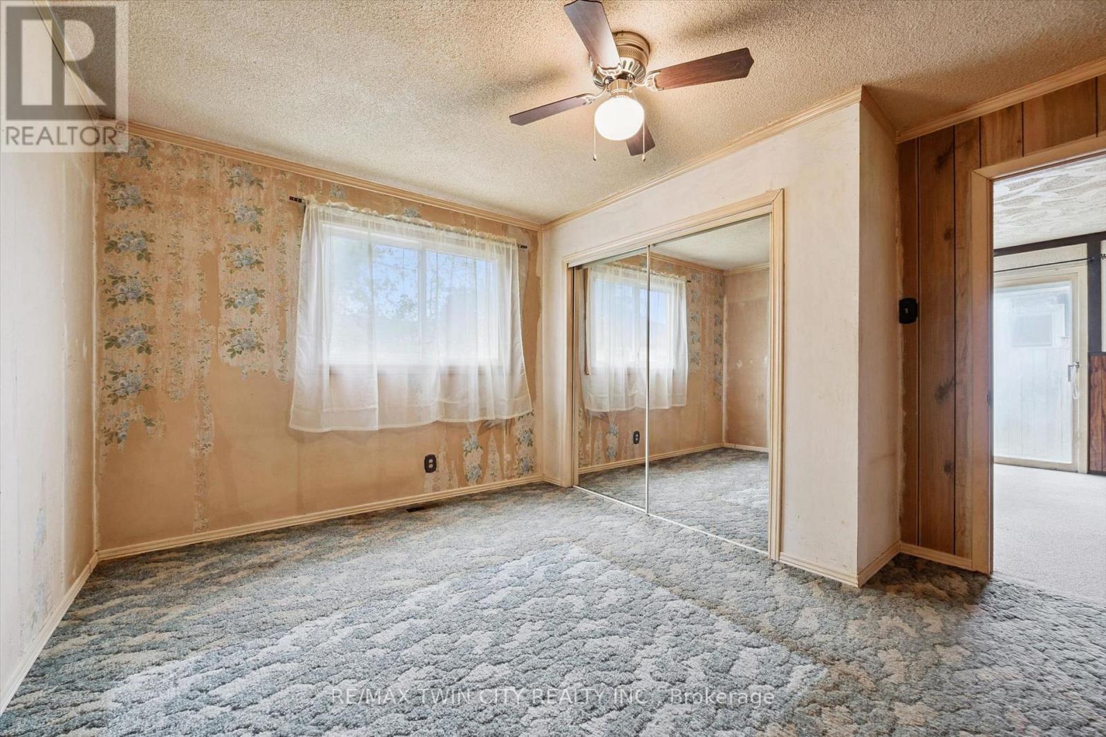 127 Spadina Road East, Kitchener, ON photo 11