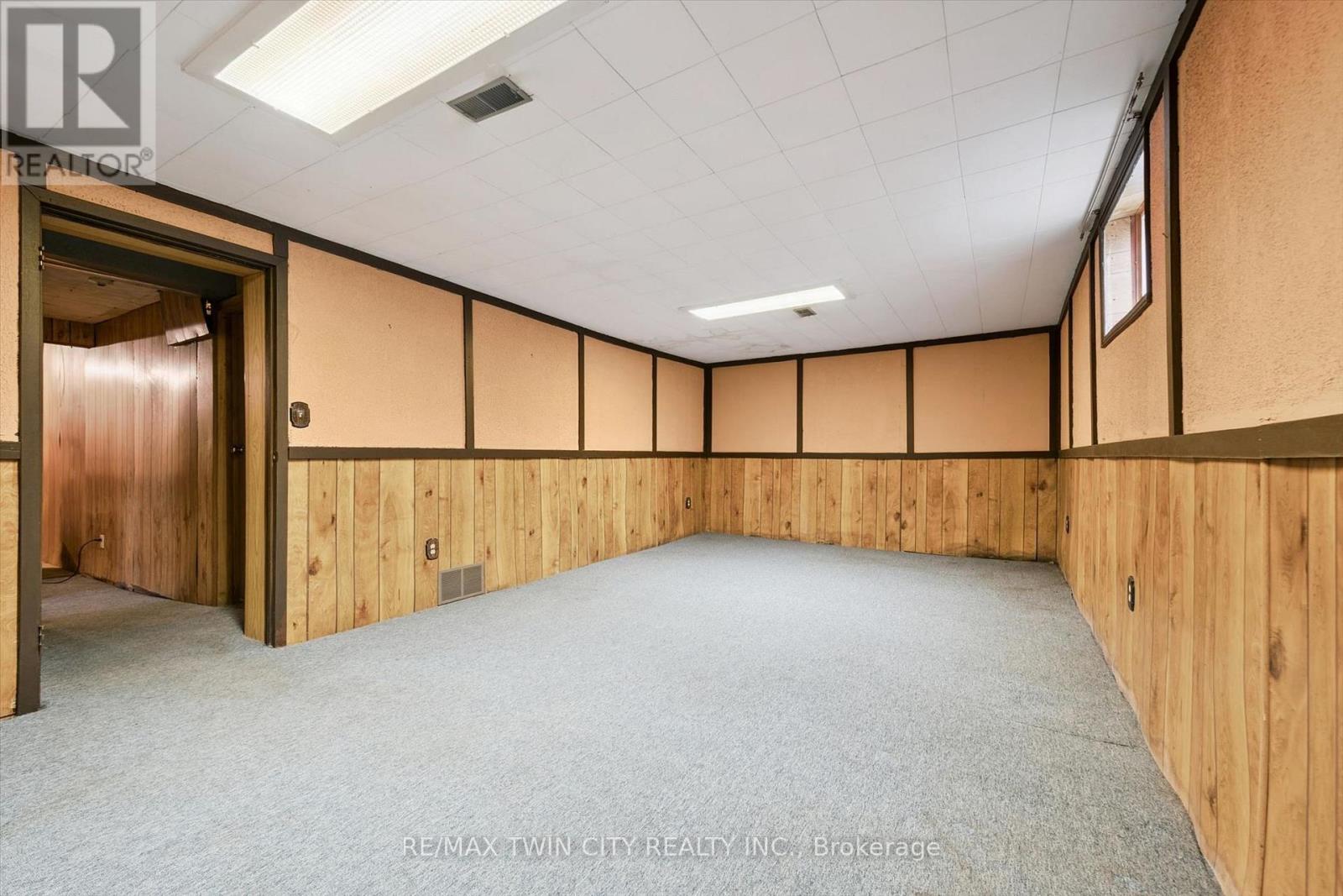 127 Spadina Road East, Kitchener, ON photo 15