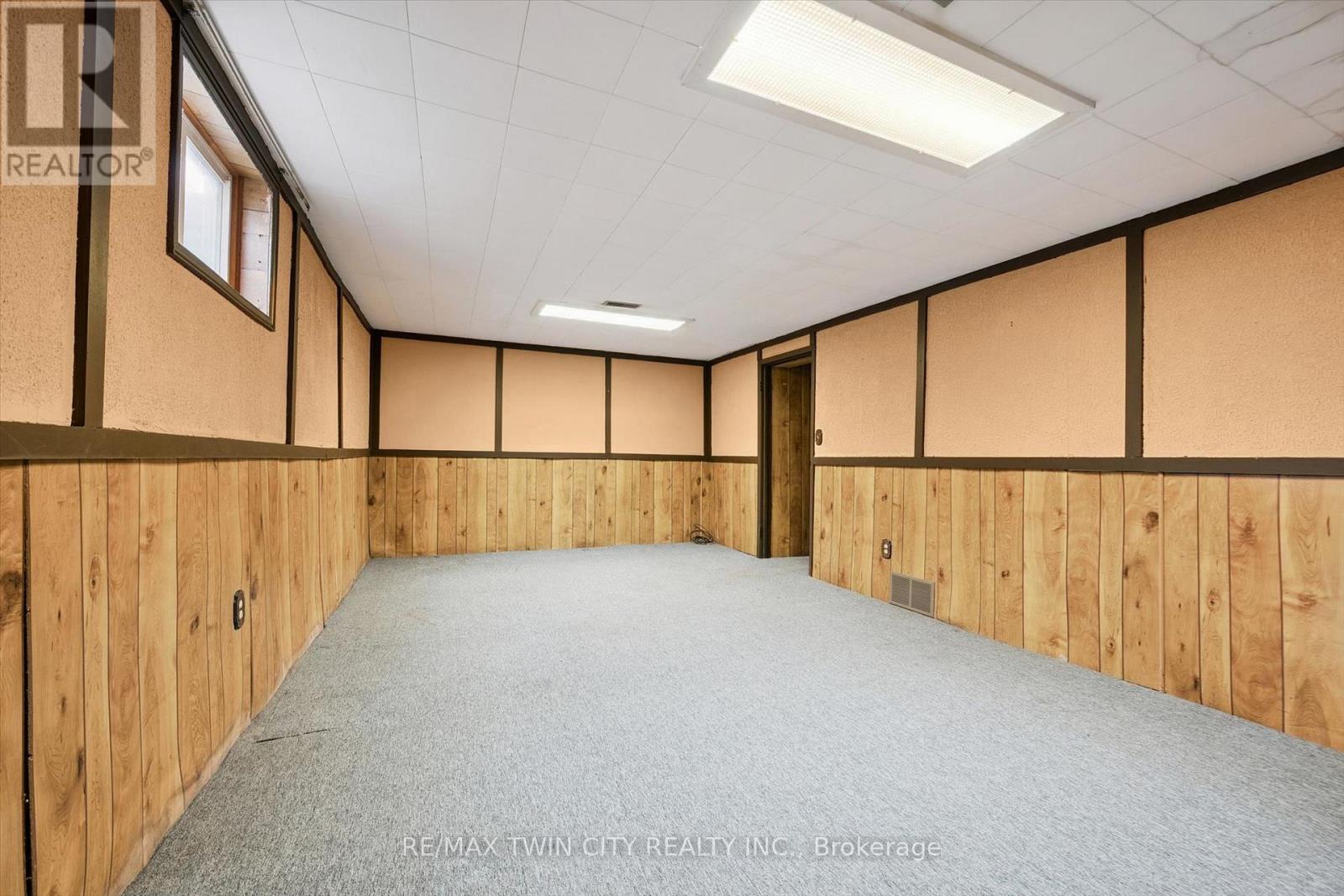 127 Spadina Road East, Kitchener, ON photo 17