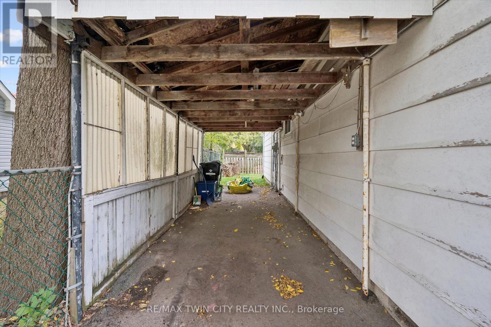 127 Spadina Road East, Kitchener, ON photo 26