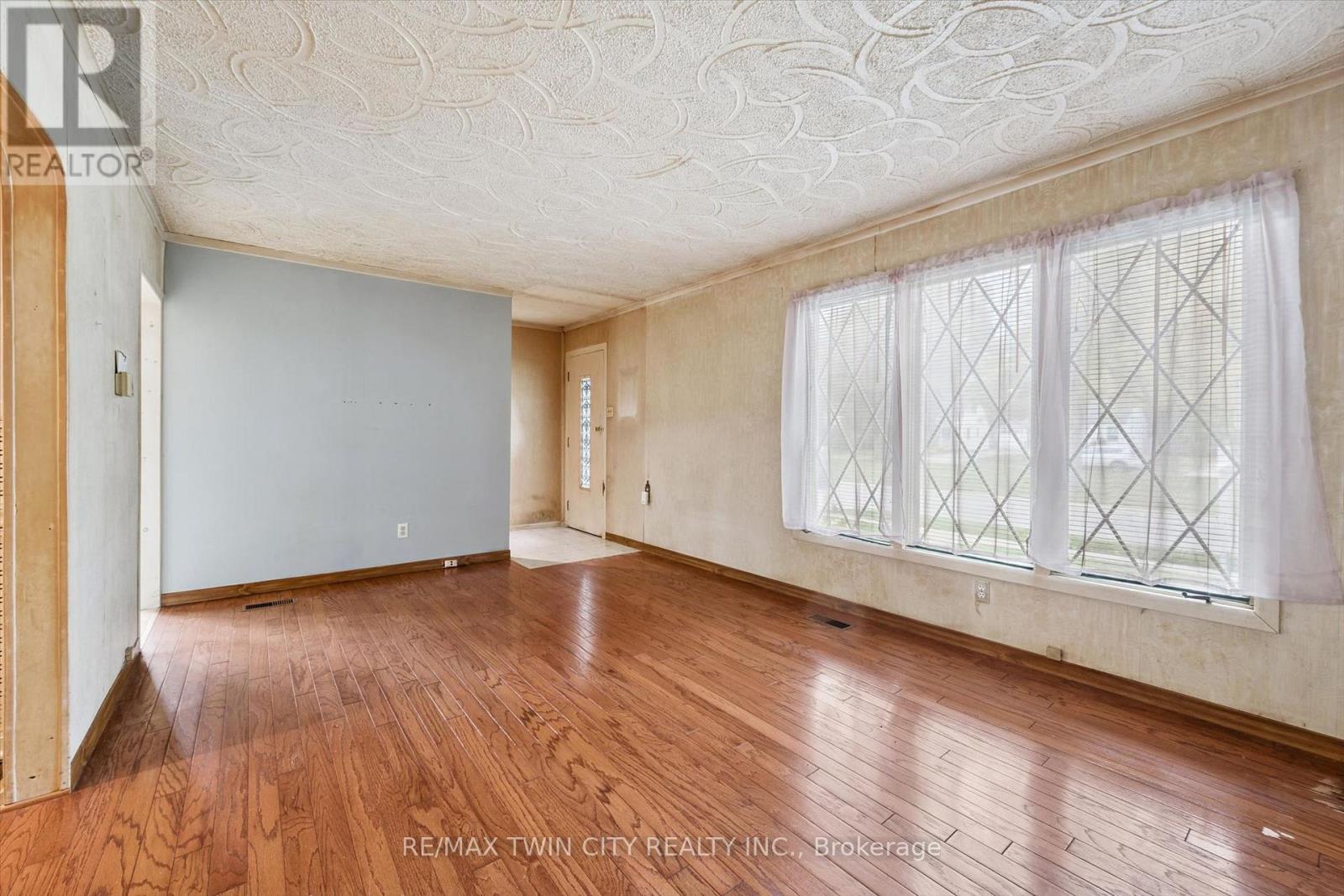 127 SPADINA ROAD E — photo 3