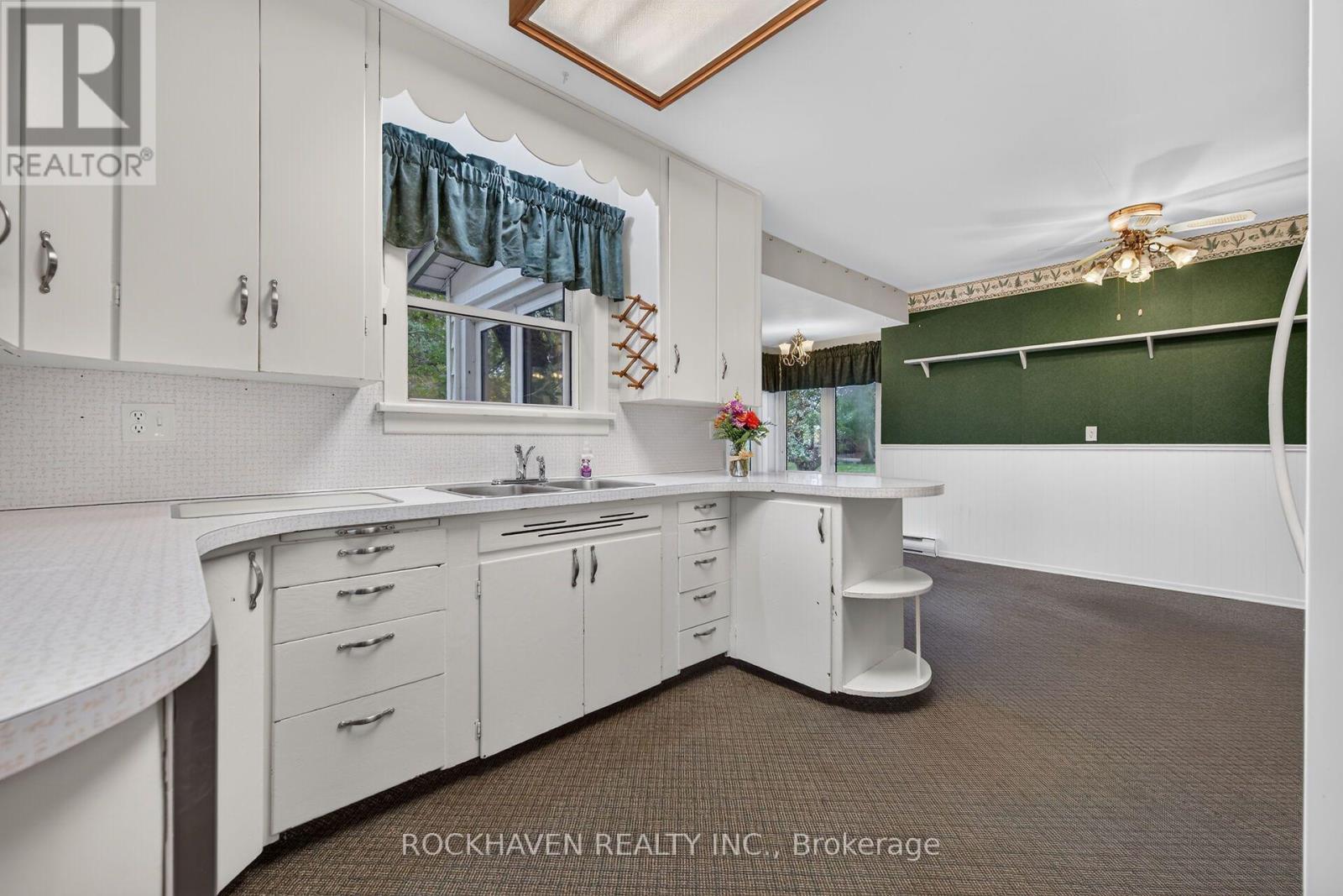 376 Rock Chapel Road, Hamilton, ON photo 14