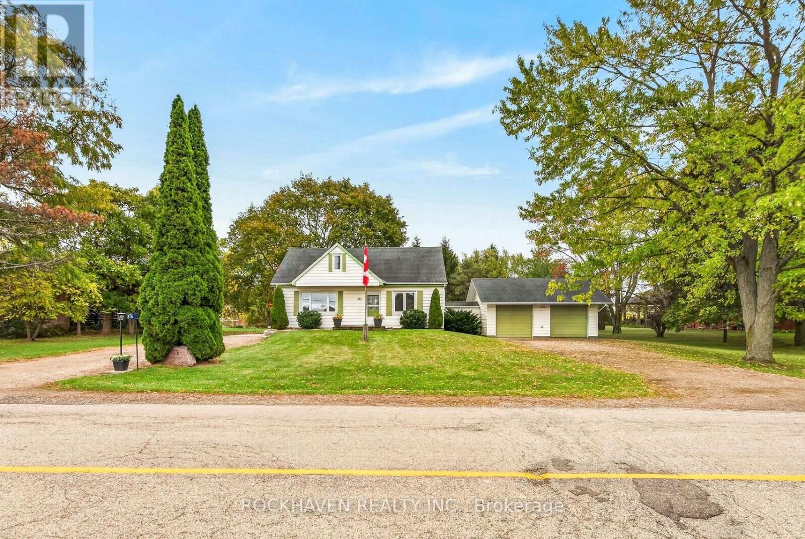 376 Rock Chapel Road, Hamilton, ON photo 2
