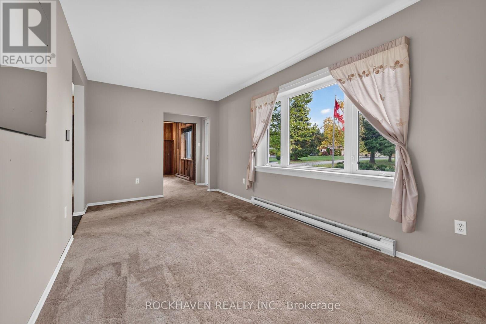 376 Rock Chapel Road, Hamilton, ON photo 7