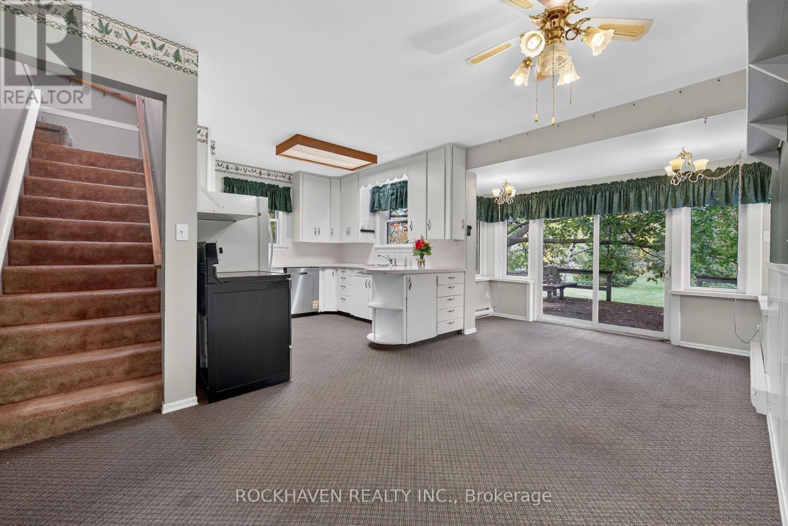 376 Rock Chapel Road, Hamilton, ON photo 8