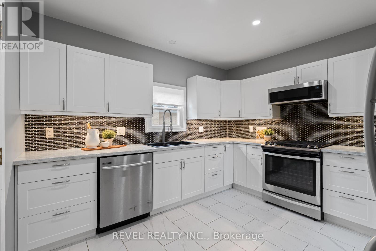 3 1/2 Dundonald Street, St. Catharines, ON photo 15