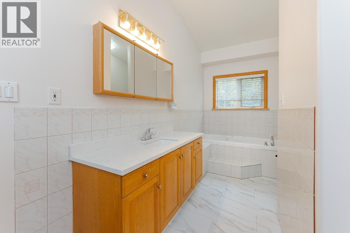 4830 REEVES DRIVE - 15
