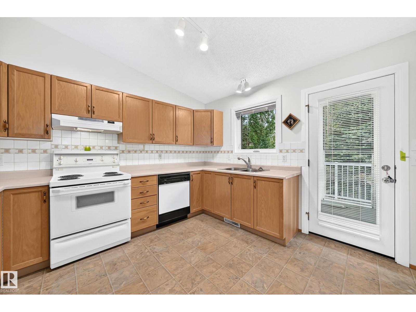 6526 158 AV NW, Edmonton — photo 13