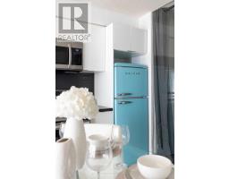 952 - 10 Capreol Court, Toronto, ON M5V4B3 Photo 7