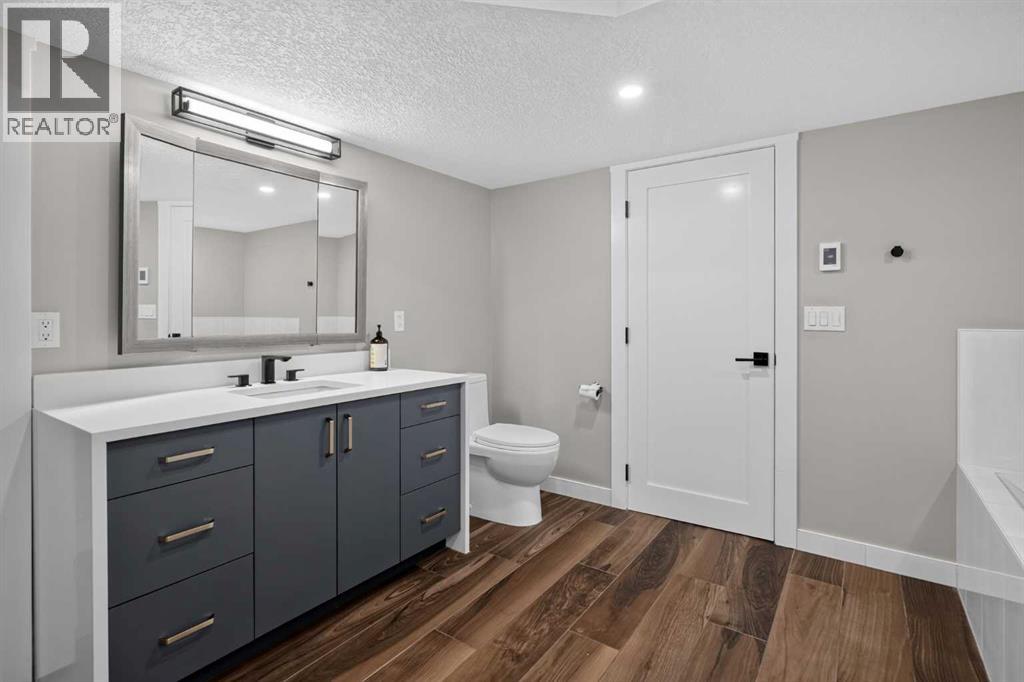 323 Parkview Crescent SE - 41