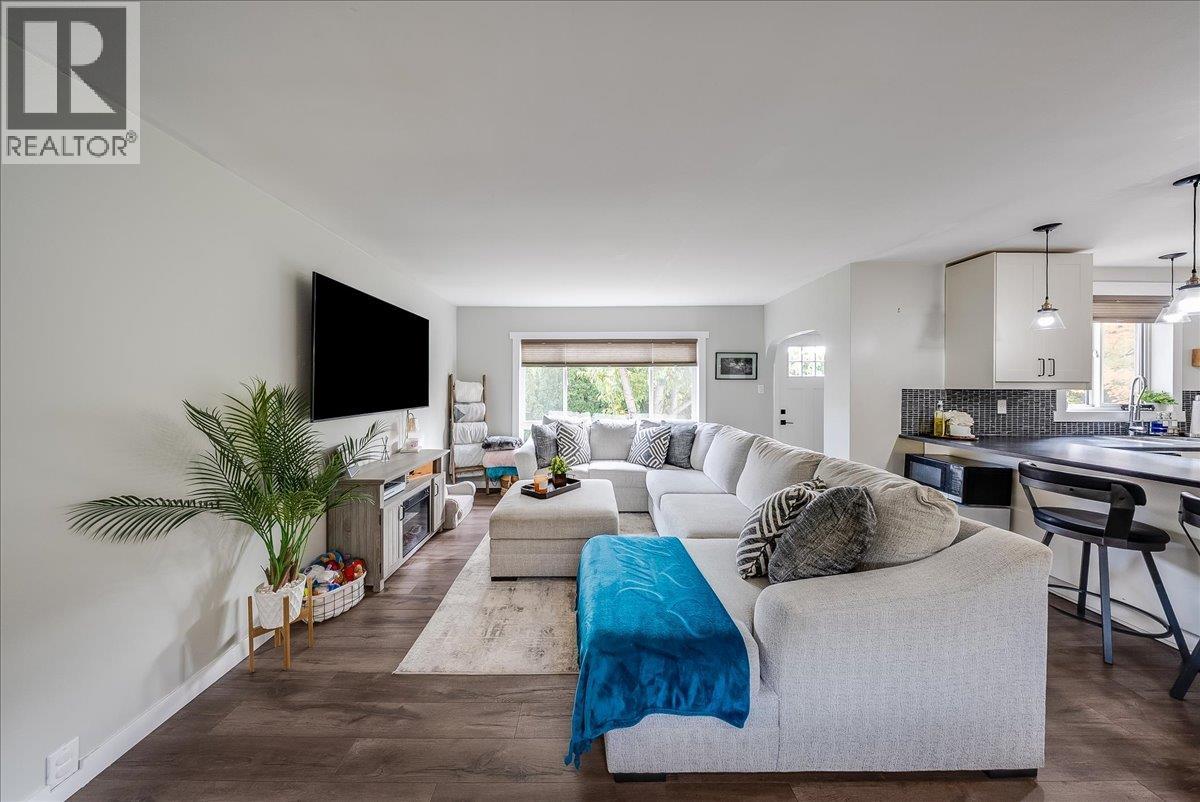 710 10TH Avenue - 6