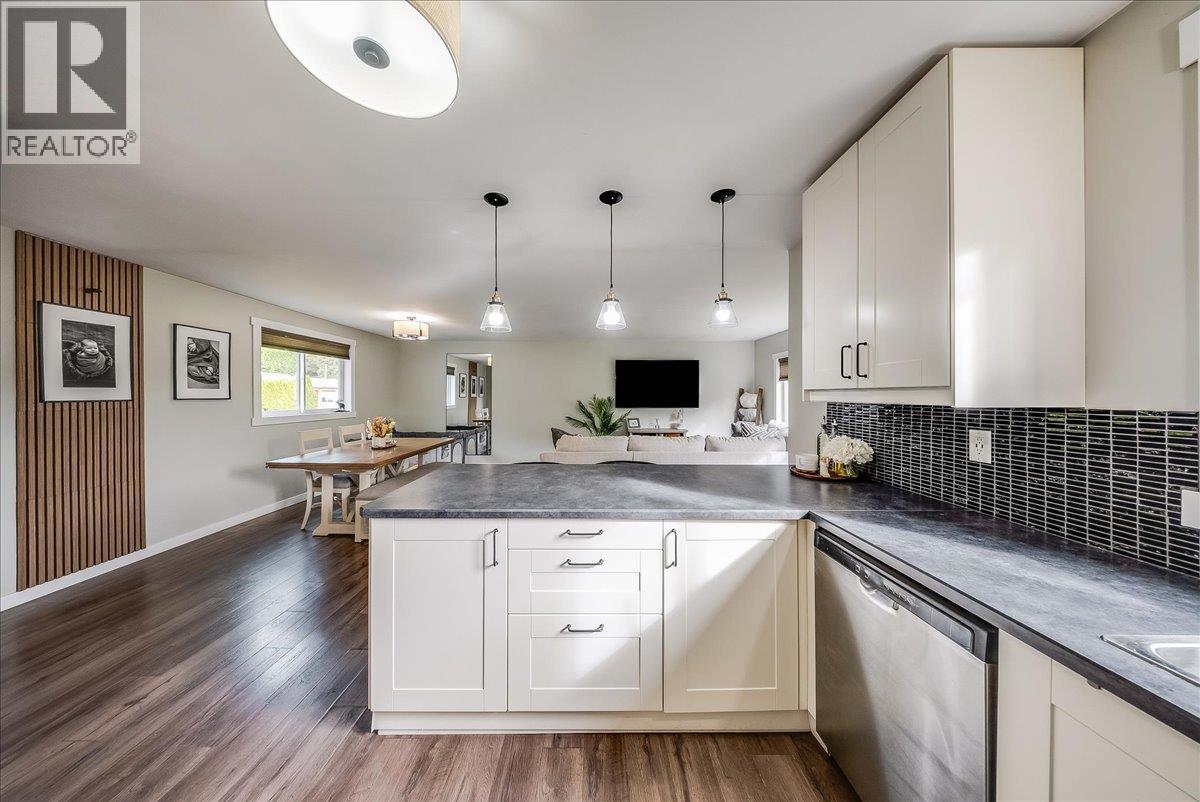 710 10TH Avenue - 14
