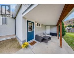 710 10th Avenue, Montrose, BC V0G1P0 Photo 32