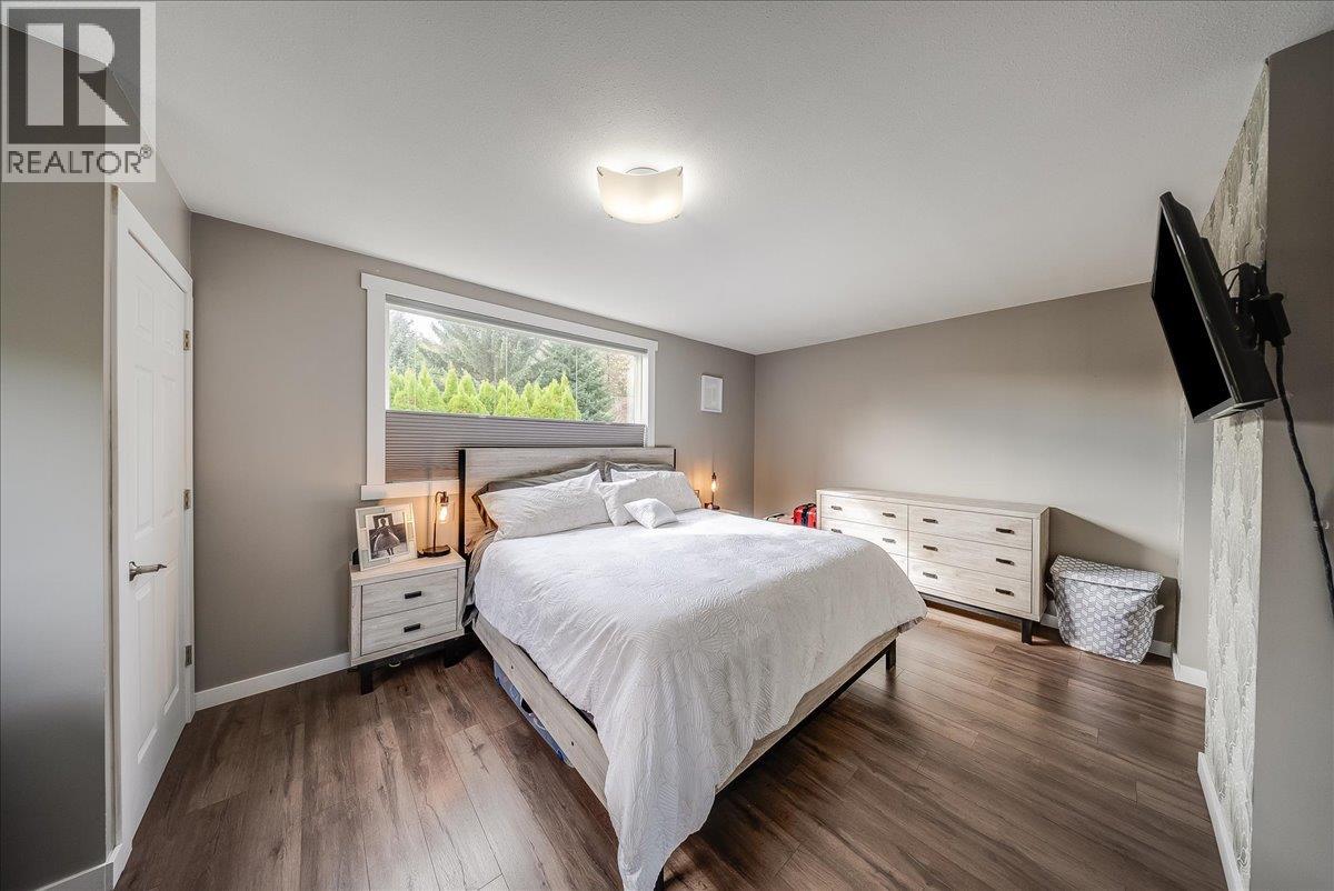 710 10TH Avenue - 18