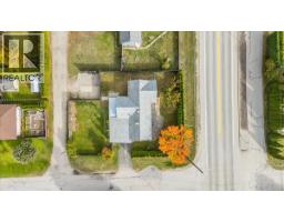 710 10th Avenue, Montrose, BC V0G1P0 Photo 44