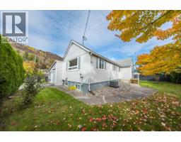 710 10th Avenue, Montrose, BC V0G1P0 Photo 40