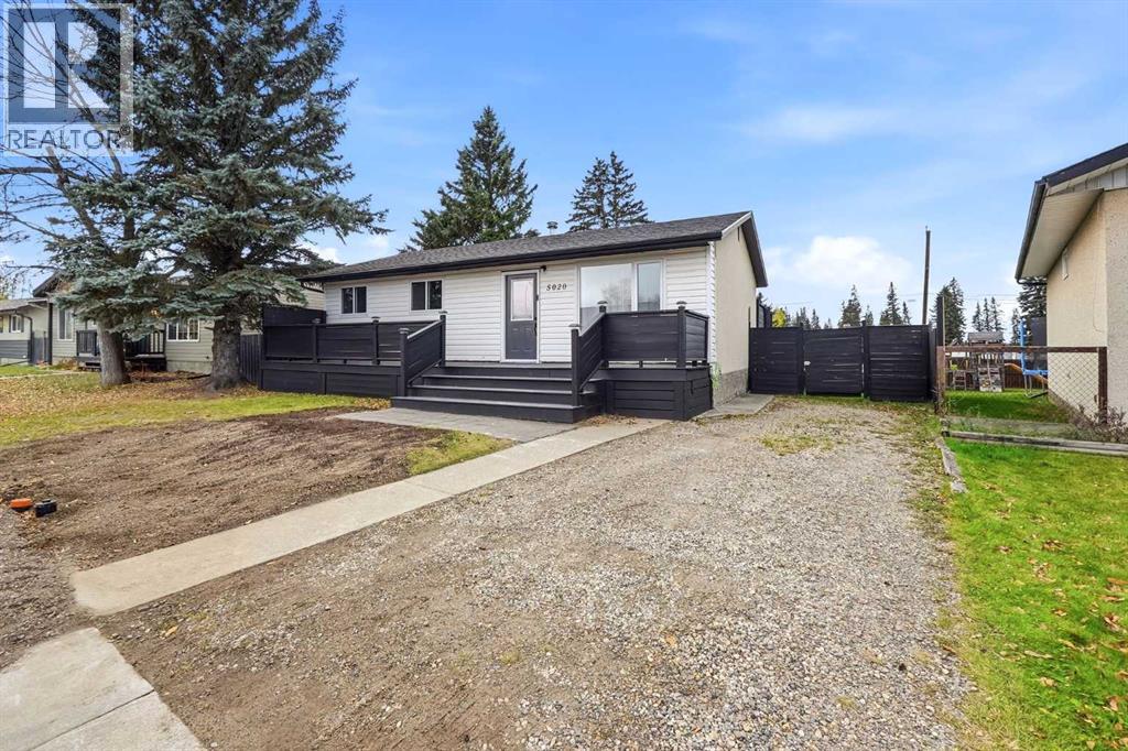 Photo of 5020 58 Street Close, Rocky Mountain House