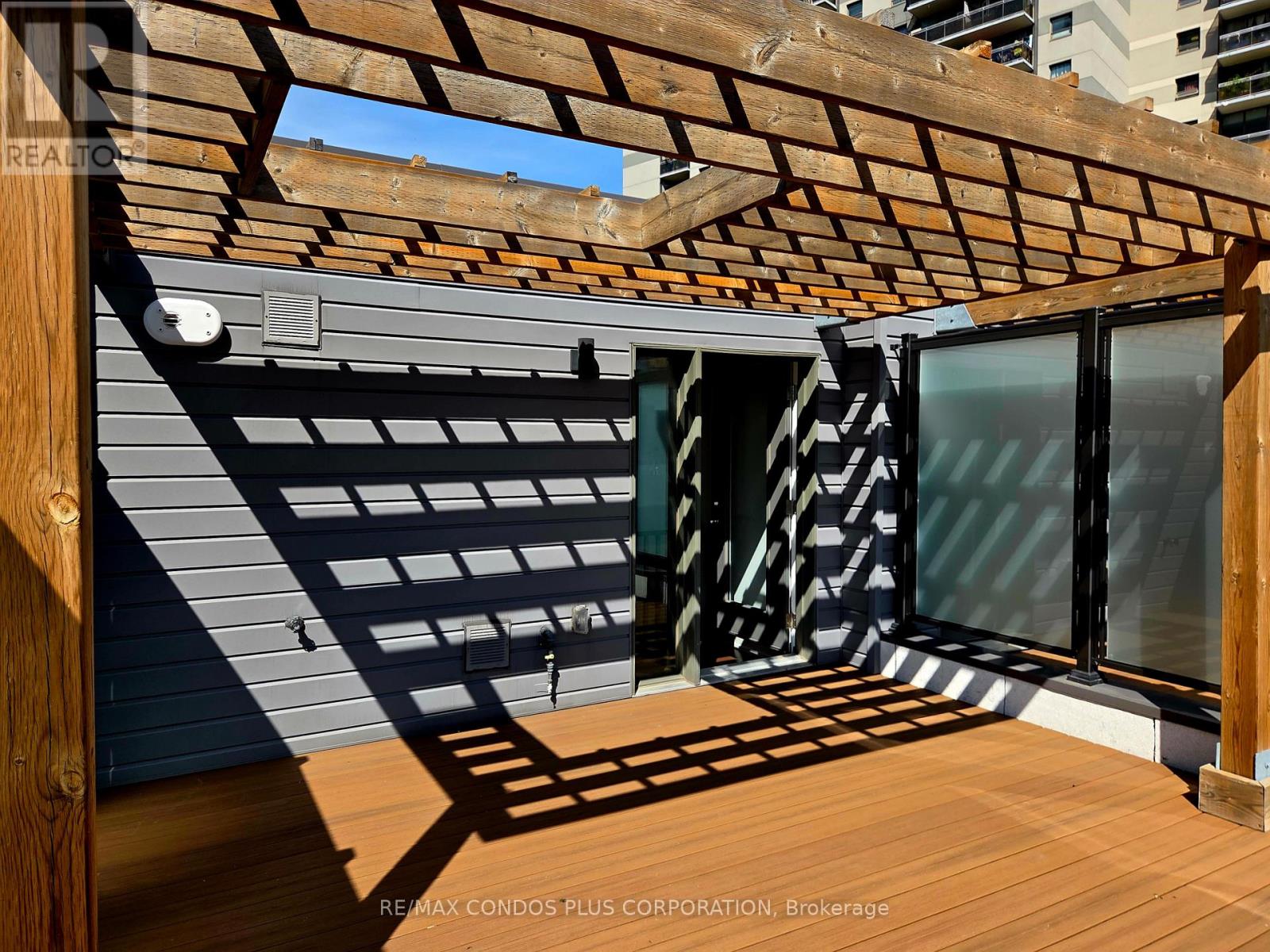 270 Davenport Road — photo 27