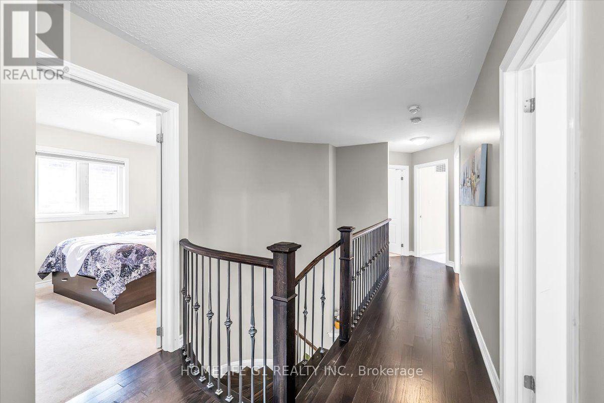 47 HOLYROD DRIVE - 23