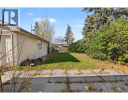 2pc Bathroom - 101 Langton Drive Sw, Calgary, AB T3E5G1 Photo 8