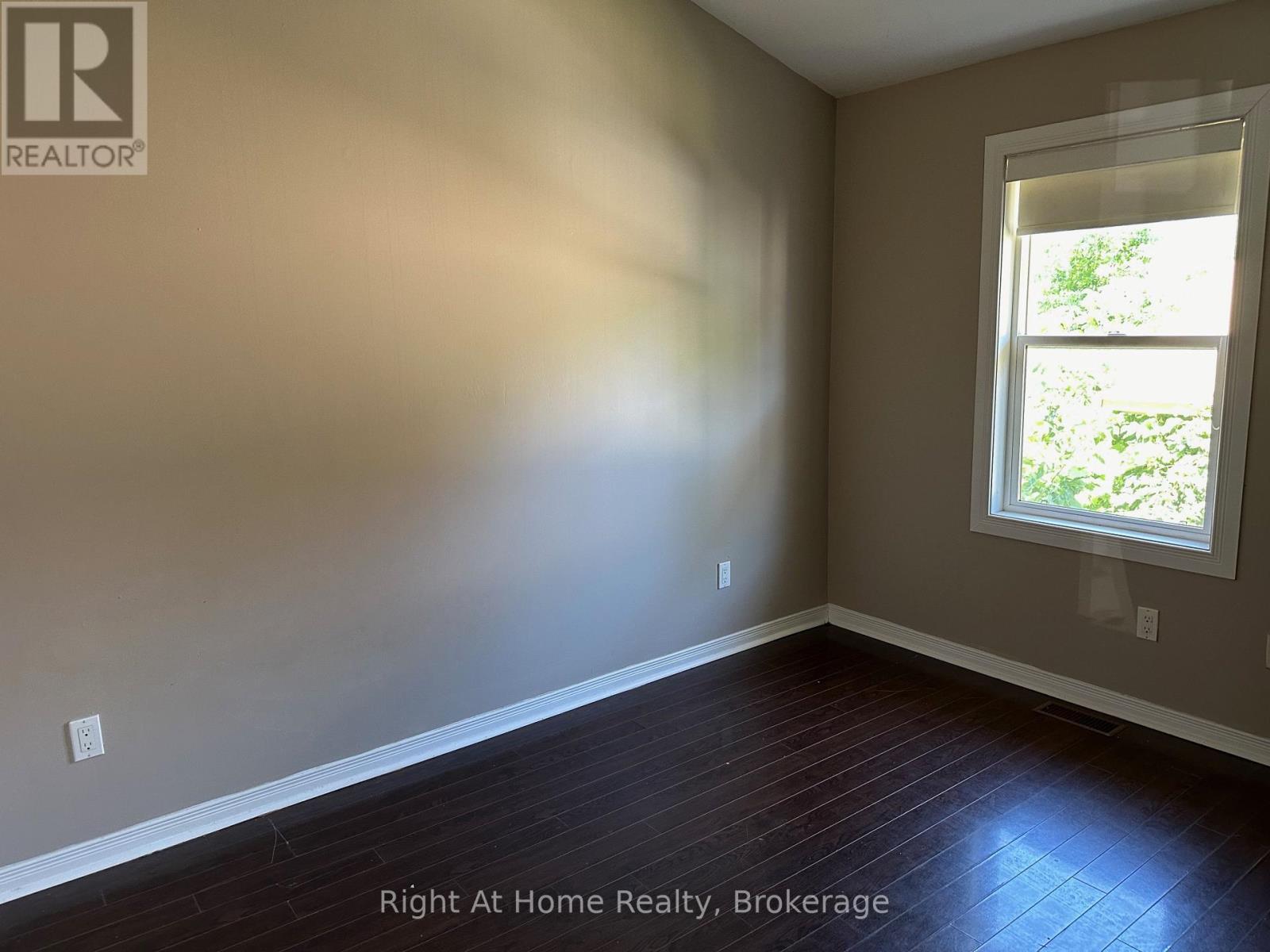 Unit B- 1119 King Street, Whitby, ON photo 7