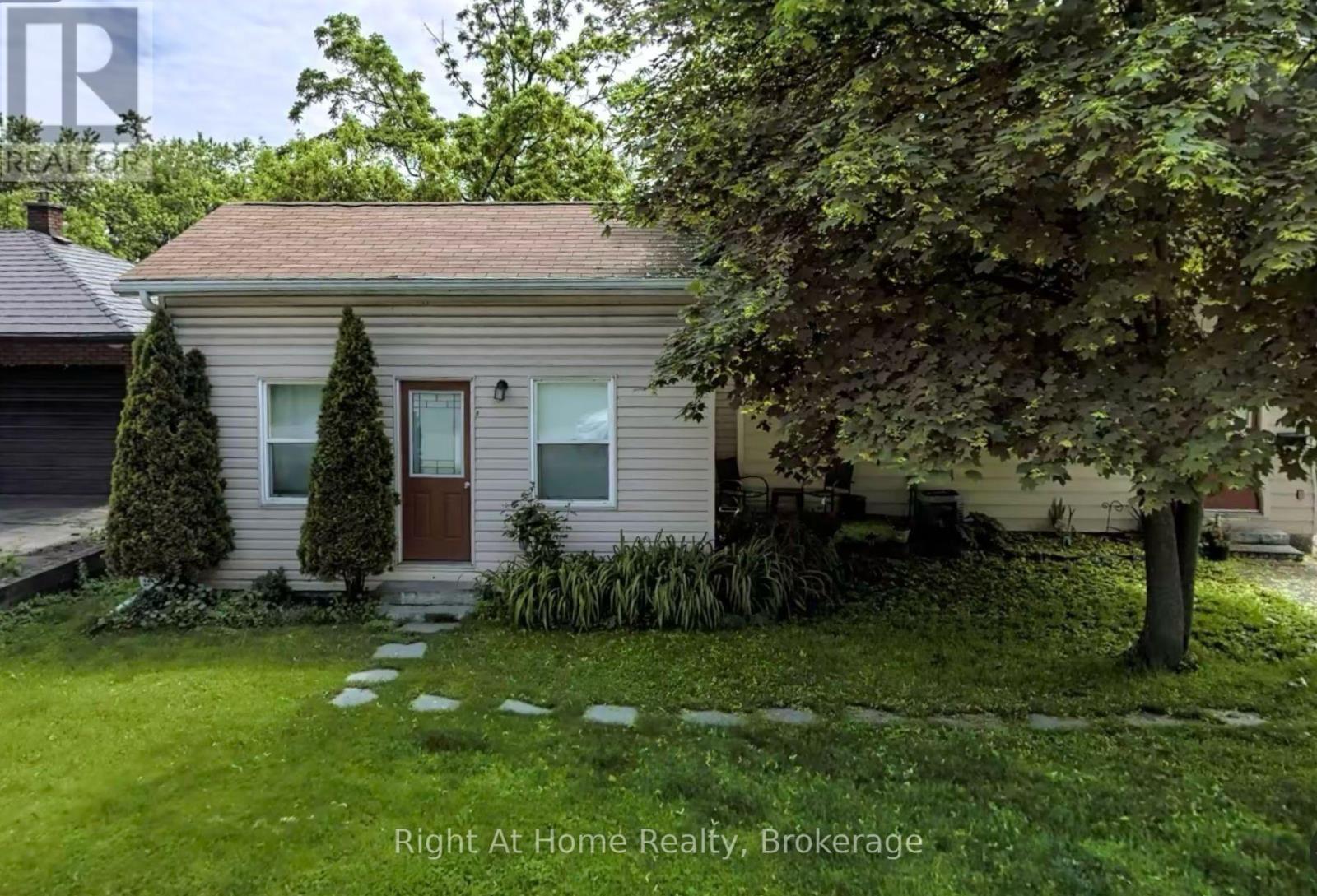 Unit B- 1119 King Street, Whitby, ON photo 9