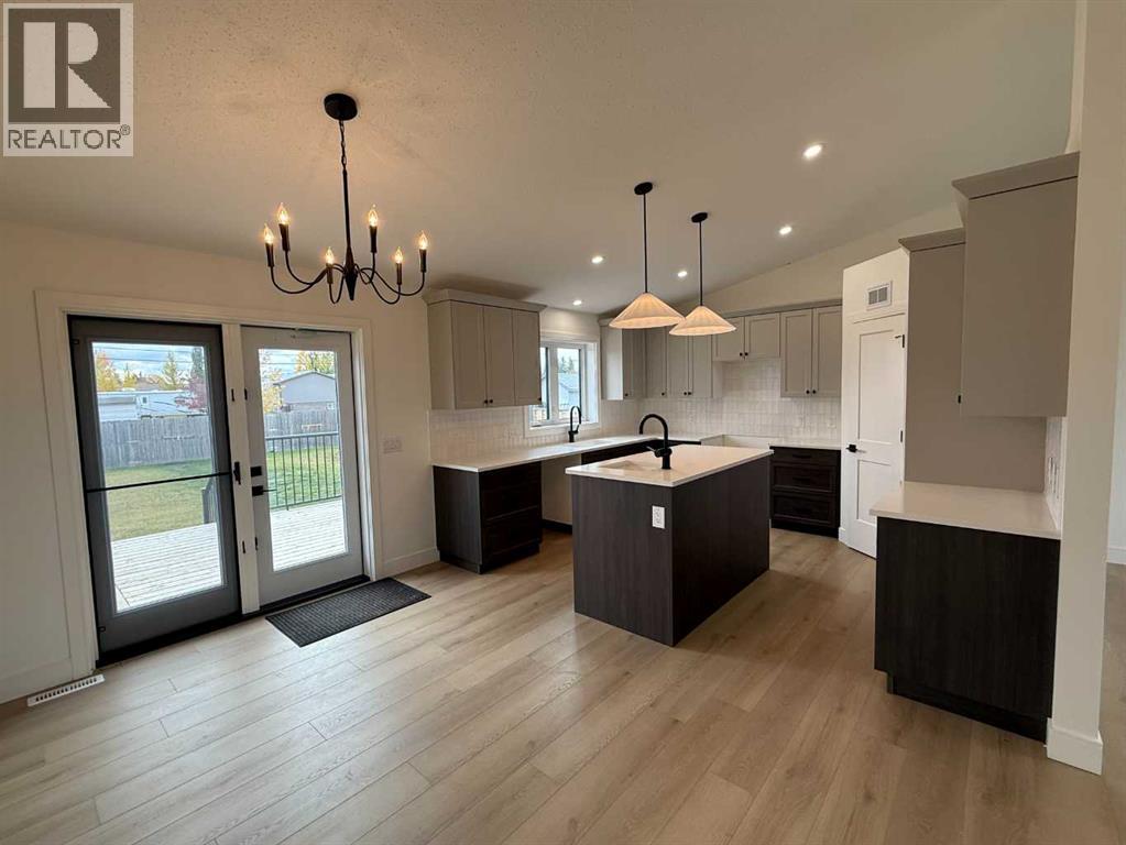 4505 53 Avenue - 6