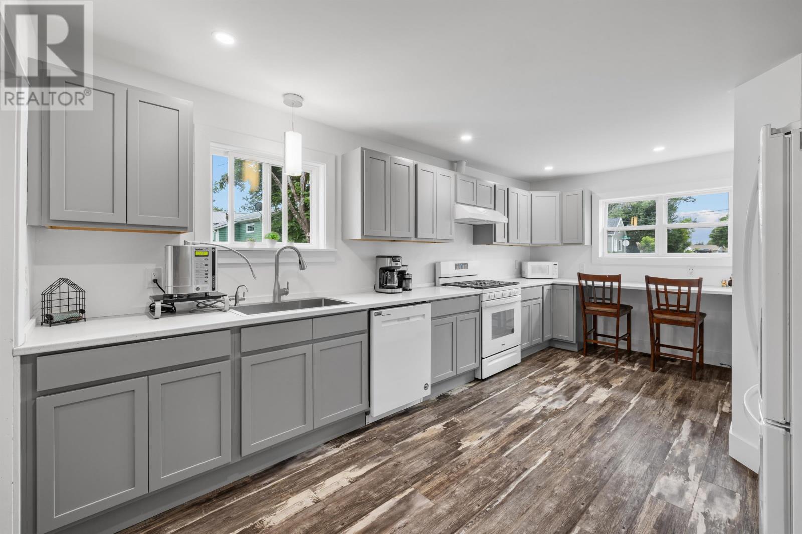 7651-7653 St. Peters Road - 5