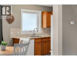 4pc Bathroom - 54 Deerview Terrace Se, Calgary, AB T2J7B9 Photo 14