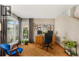 2pc Bathroom - 54 Deerview Terrace Se, Calgary, AB T2J7B9 Photo 6
