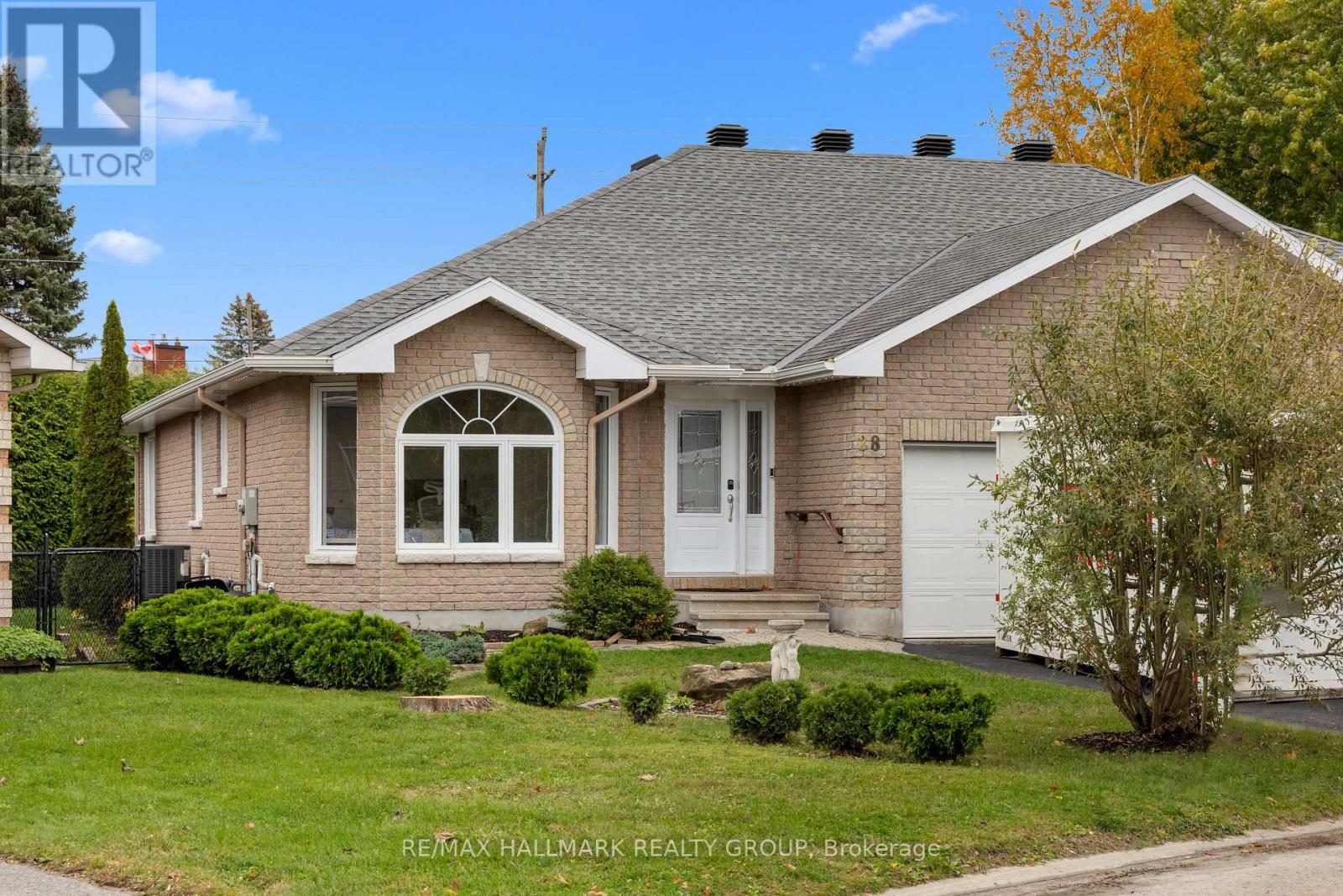28 Dr Gordon Crescent