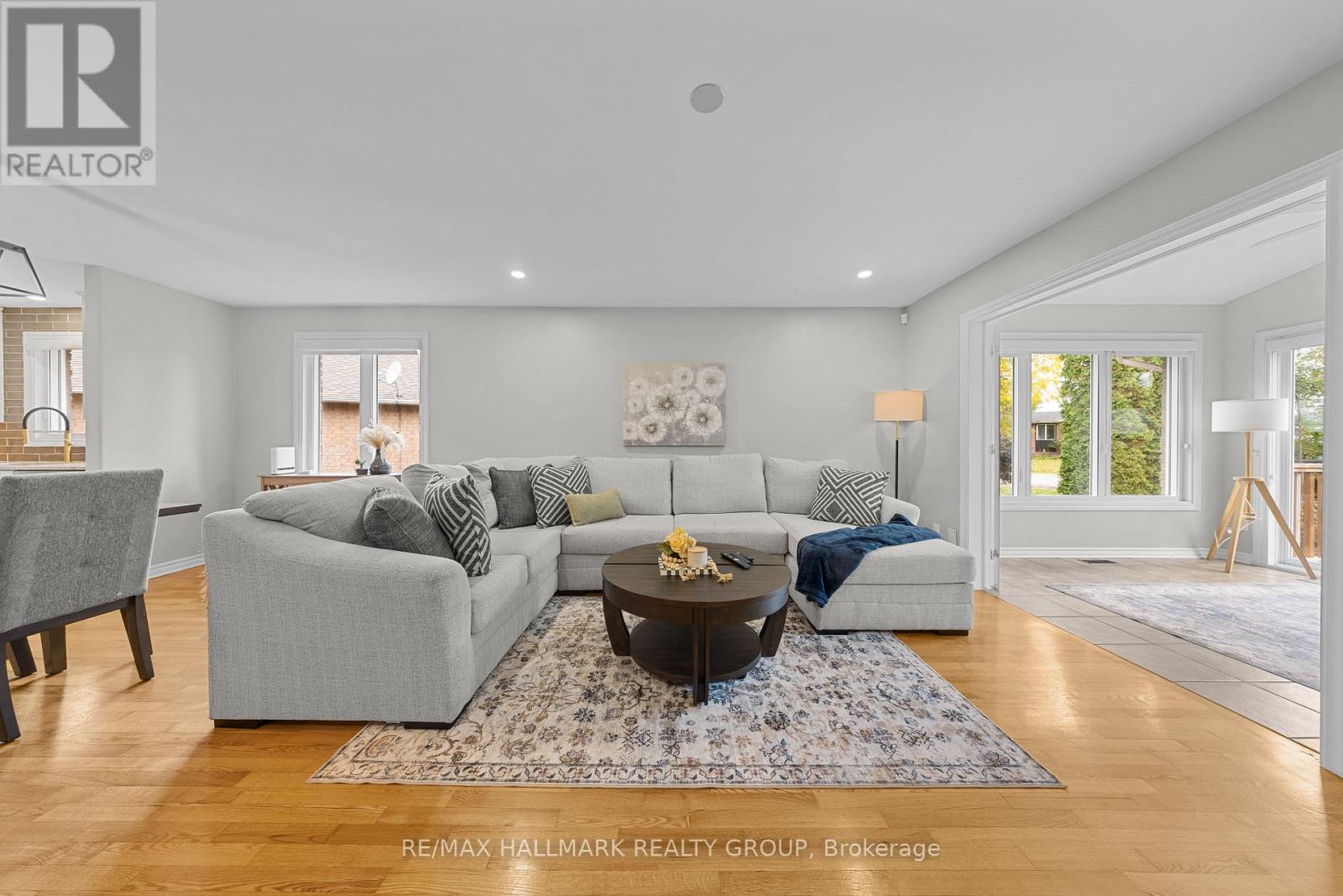 28 Dr Gordon Crescent — photo 14