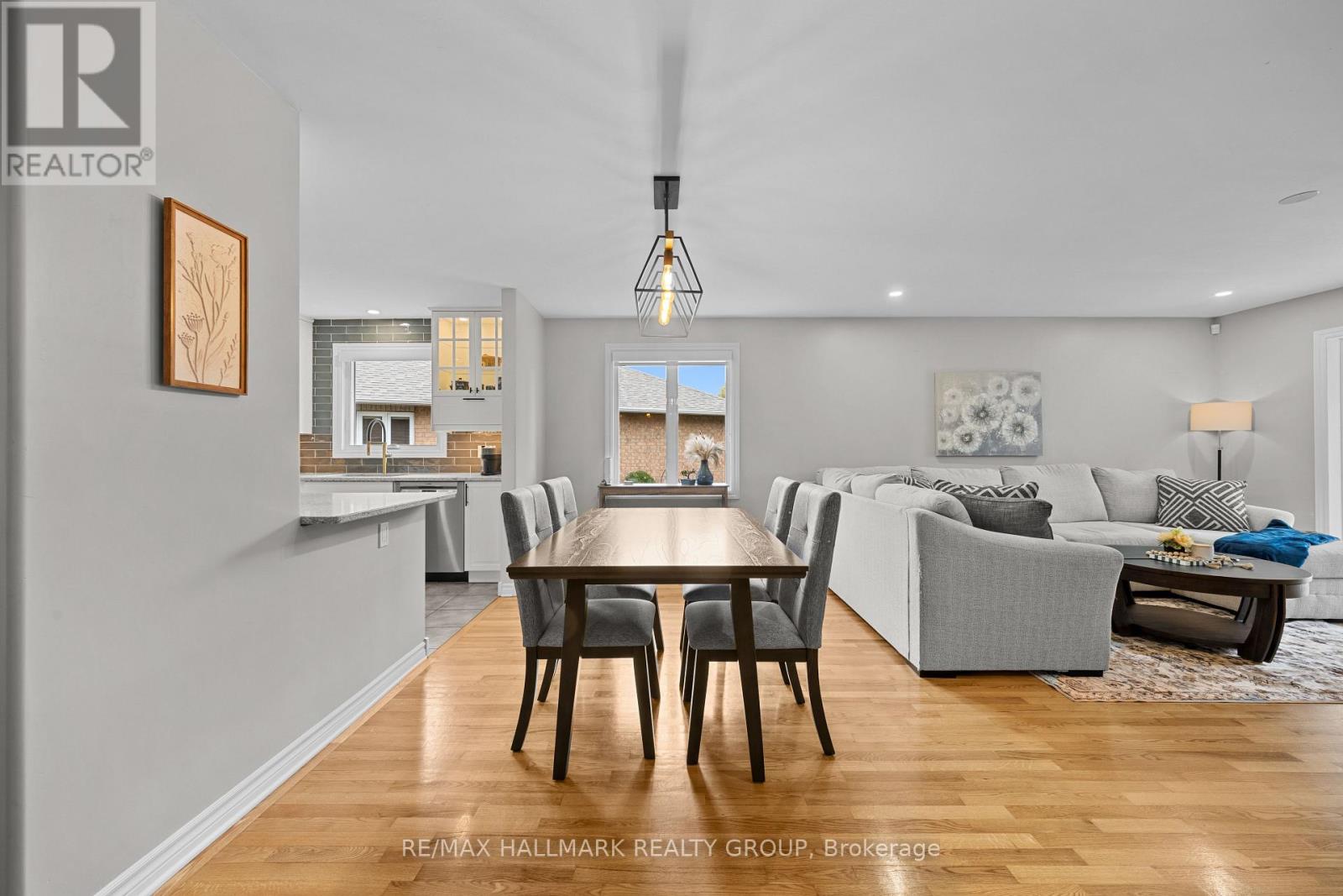 28 Dr Gordon Crescent — photo 4