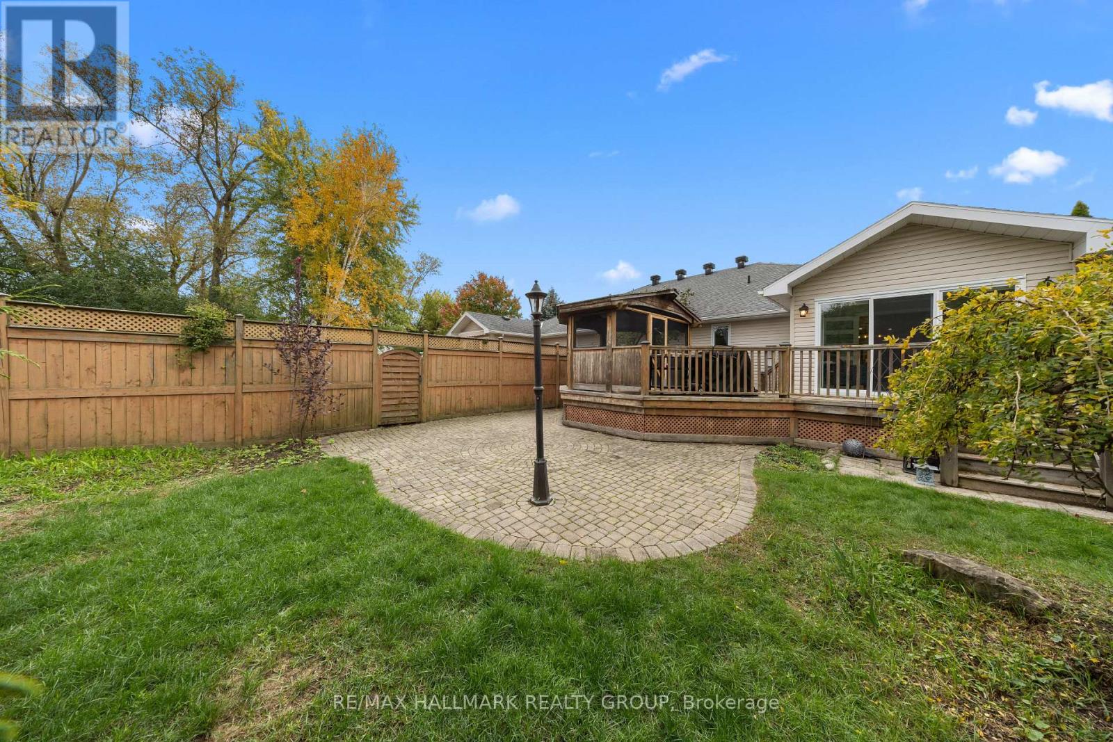 28 Dr Gordon Crescent — photo 42