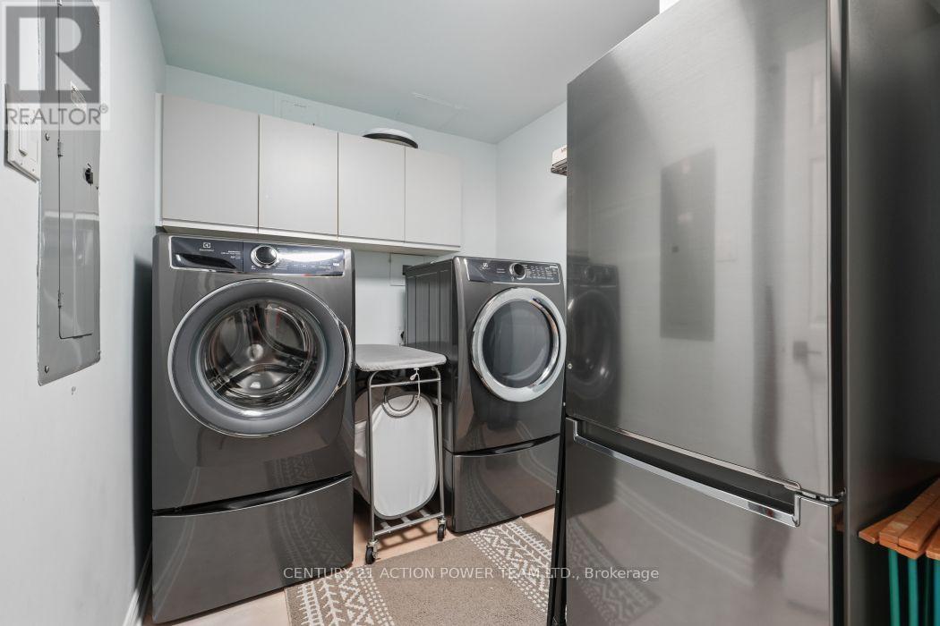 1480 Riverside Drive — photo 29