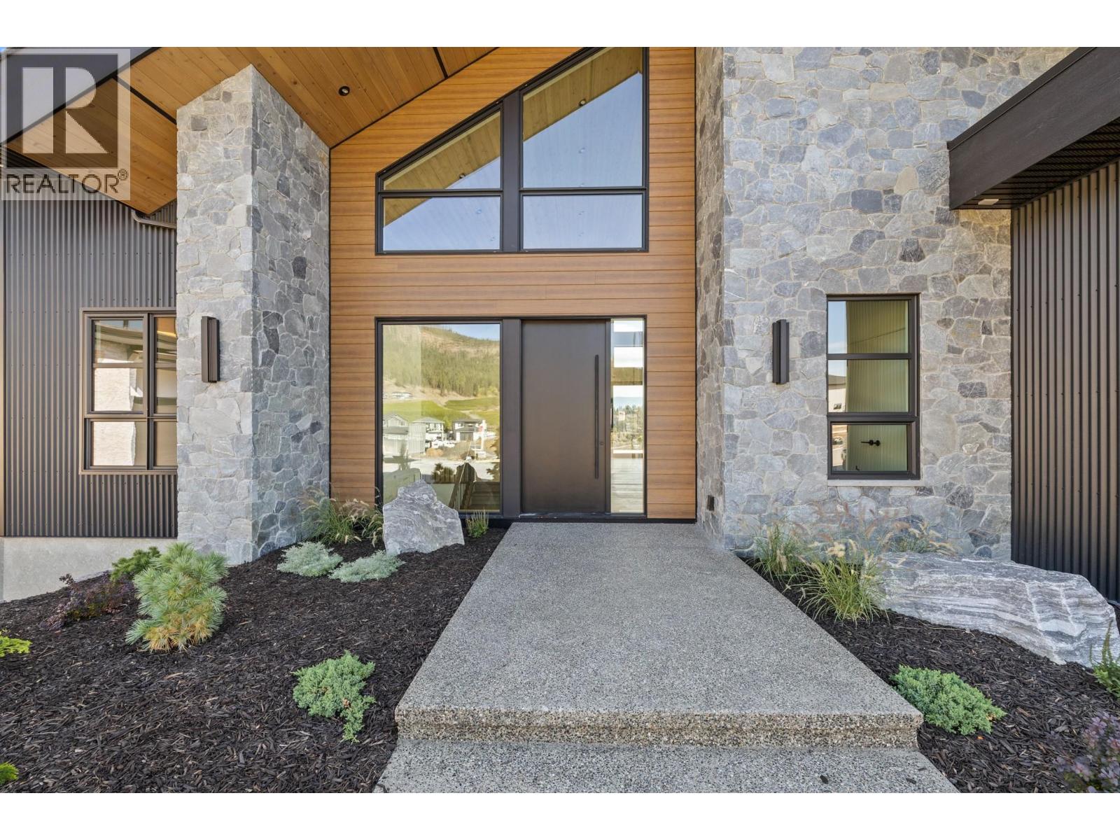  2495 Pinnacle Ridge Drive, West Kelowna