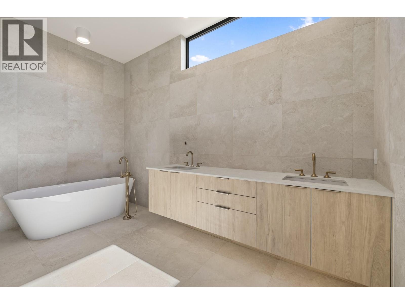  2495 Pinnacle Ridge Drive, West Kelowna