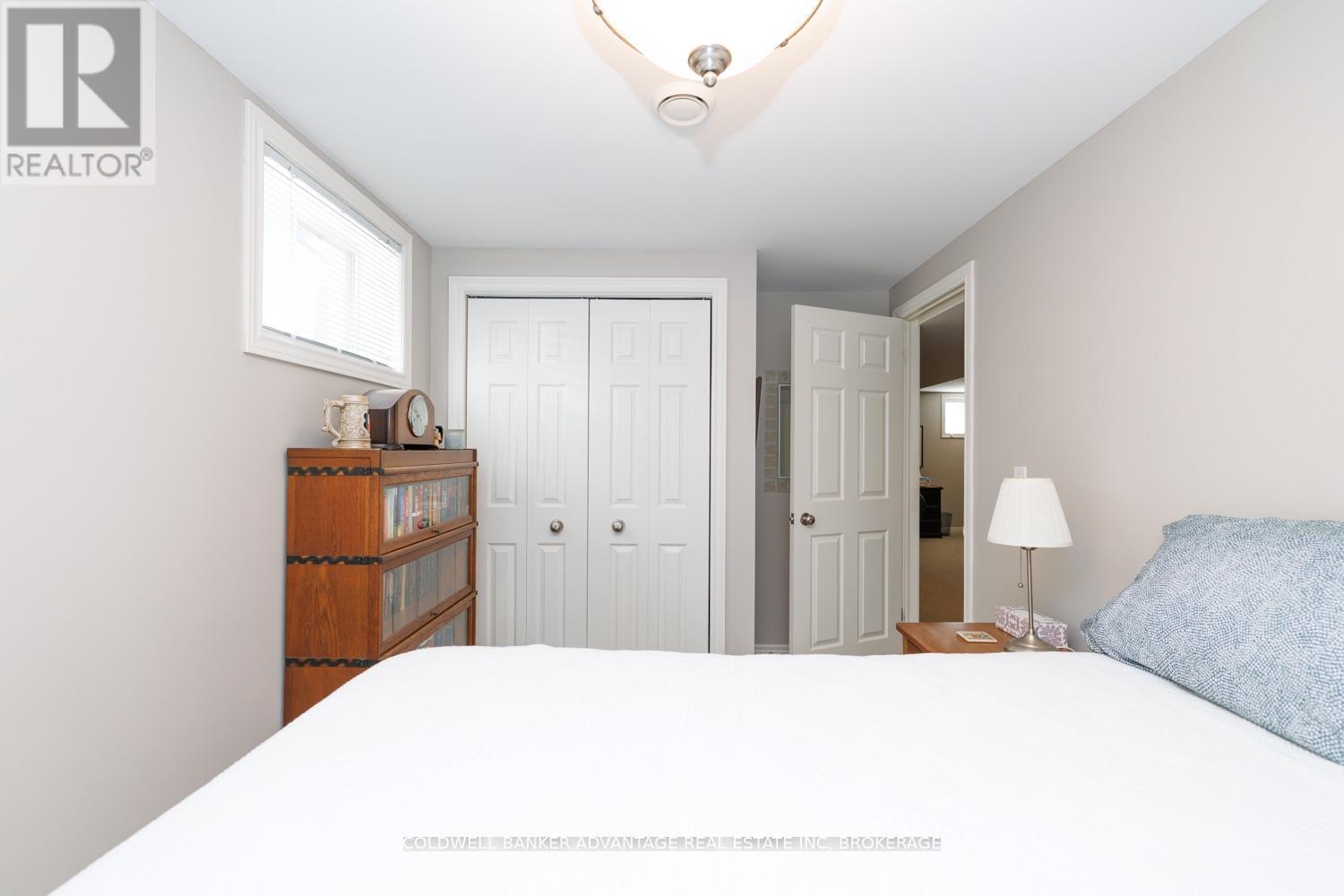 11 WILLSON CROSS - 23