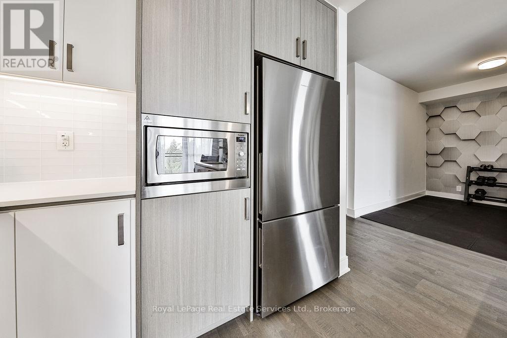 1575 Lakeshore Road West — photo 10
