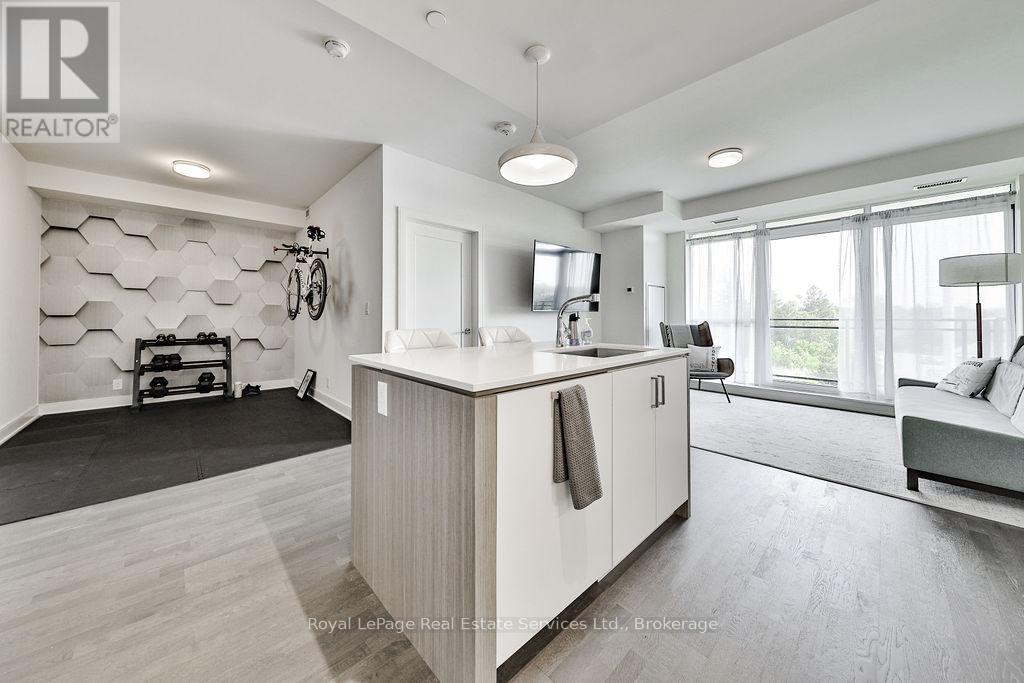 1575 Lakeshore Road West — photo 12