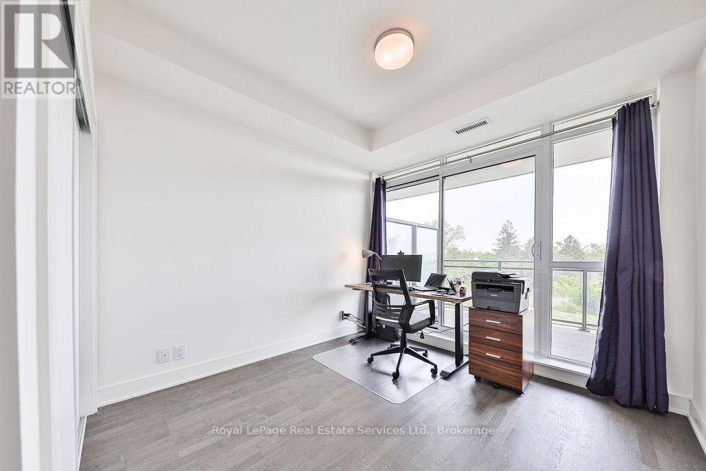 1575 Lakeshore Road West — photo 16