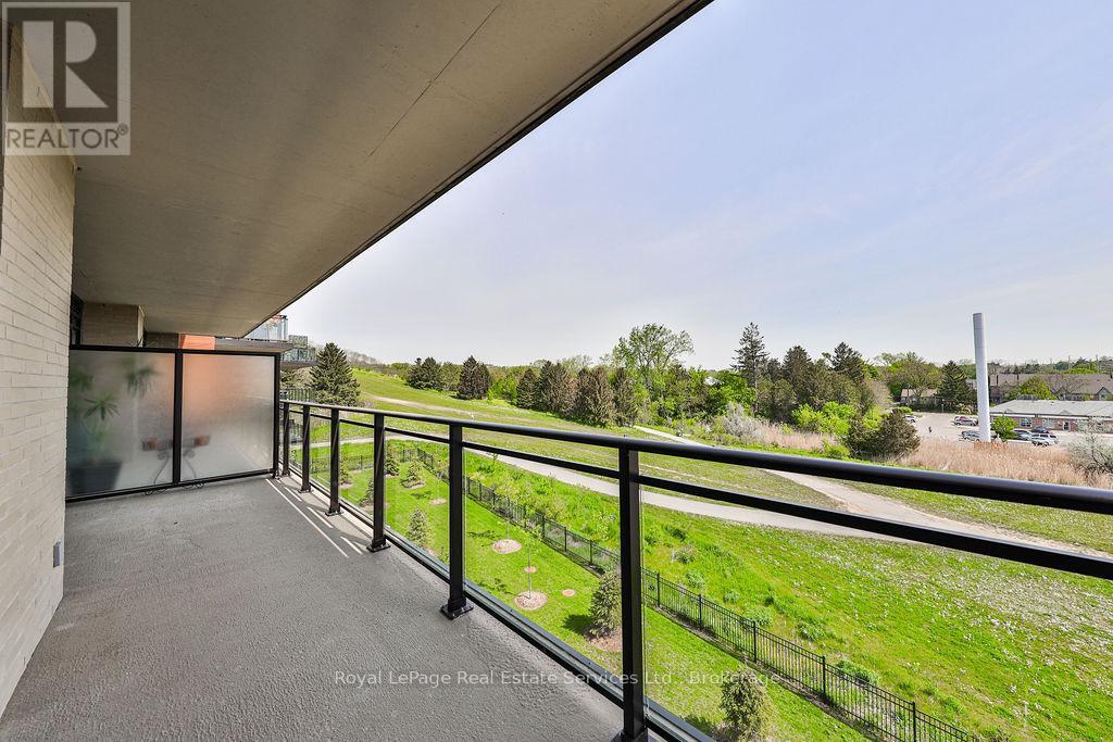 1575 Lakeshore Road West — photo 30