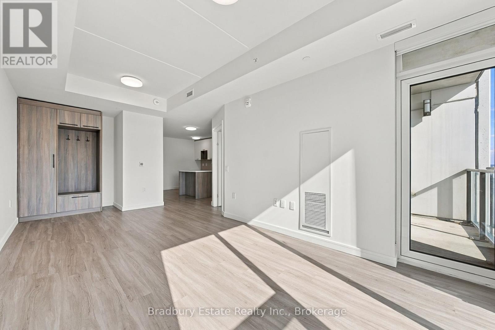 49 Walnut Street South — photo 12