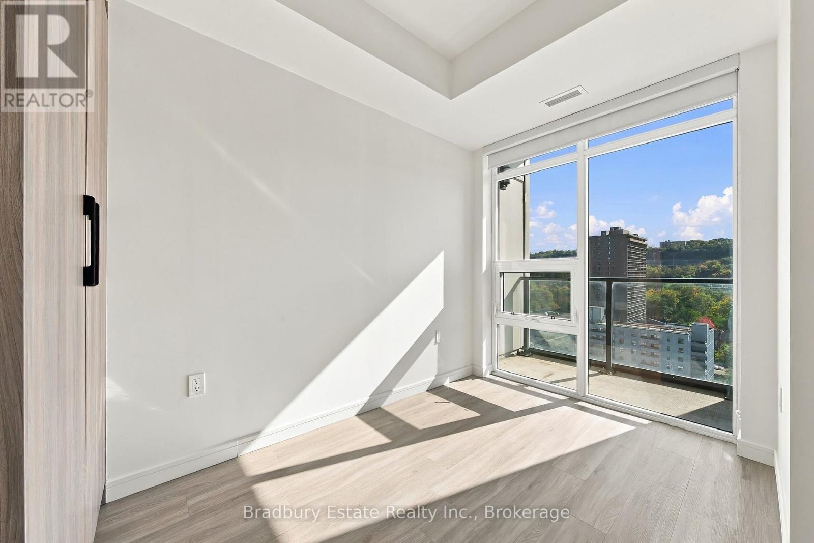 49 Walnut Street South — photo 13