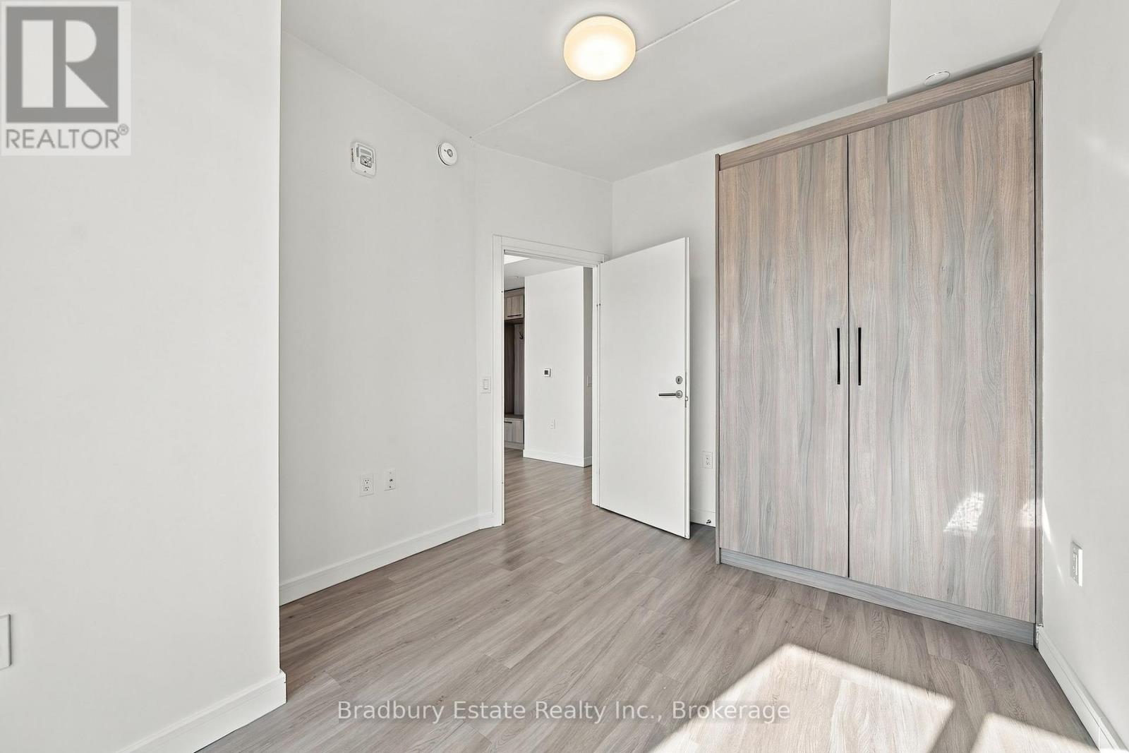 49 Walnut Street South — photo 14