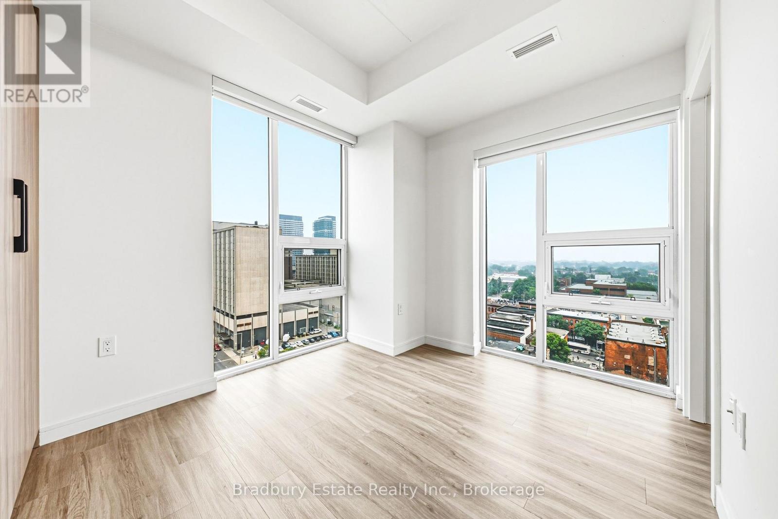 49 Walnut Street South — photo 25